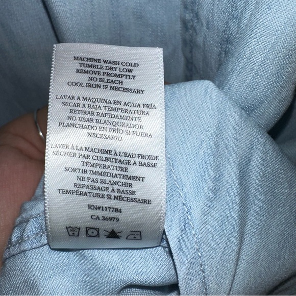 Rails Women's Ingrid Button Up Shirt Light Vintage Chambray Blue Medium Lyocell - Picture 9 of 14
